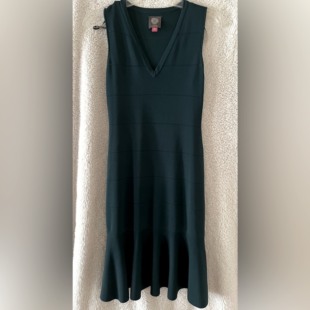 Vince Camuto Sleeveless V-Neck Hunter Green Dress Size PM